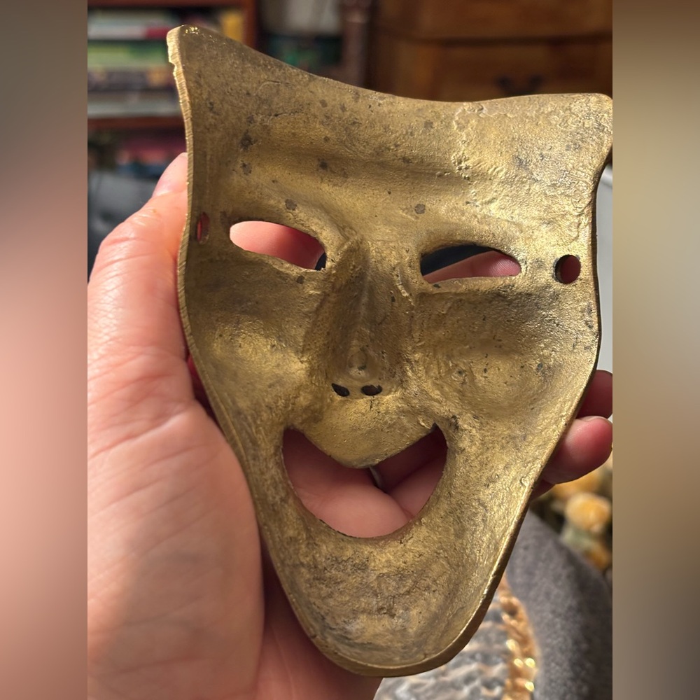 Antique-Style Brass Mask Sculpture Botanical Wall Art 4 Vines, Florals & Altars - Picture 8 of 14